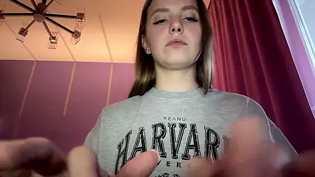 Snapshot of LinaMoonBlessed chatting on 03-31-26, 11:43 LinaMoonBlessed online show from 03-31-26, 11:43