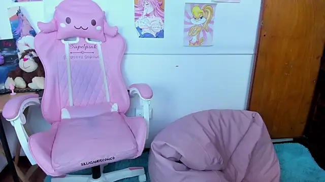 Snapshot of mahina01 chatting on 10-11-25, 05:00 mahina01 online show from 10-11-25, 05:00