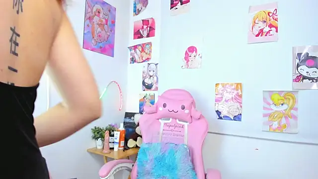 Snapshot of mahina01 chatting on 10-20-25, 02:50 mahina01 online show from 10-20-25, 02:50