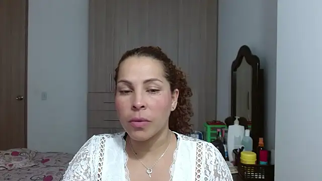 Snapshot of Yanis_Ariel12 chatting on 01-06-26, 09:18 Yanis Ariel12 online show from 01-06-26, 09:18