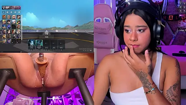 Snapshot of Gina_Kurt chatting on 10-31-25, 04:24 Gina Kurt online show from 10-31-25, 04:24