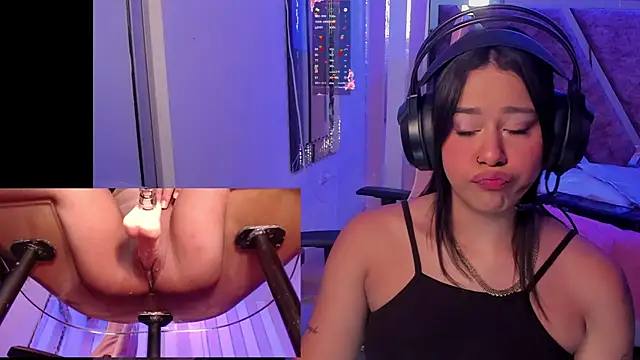 Snapshot of Gina_Kurt chatting on 11-10-25, 02:10 Gina Kurt online show from 11-10-25, 02:10