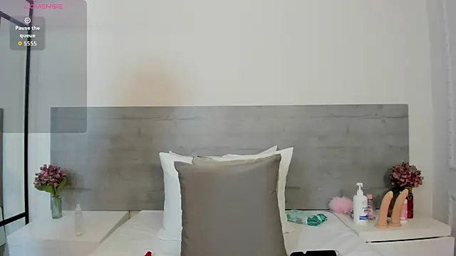 sunnyWhitee online show from 01-08-26, 07:16