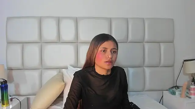 sunnyWhitee online show from 04-06-26, 07:26