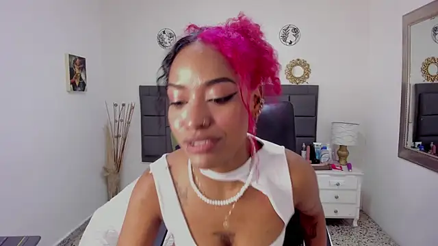 Snapshot of summer_williams18 chatting on 12-05-25, 12:08 summer williams18 online show from 12-05-25, 12:08