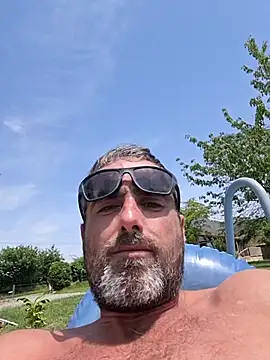 Snapshot of Chouillax chatting on 06-19-26, 11:47 Chouillax online show from 06-19-26, 11:47
