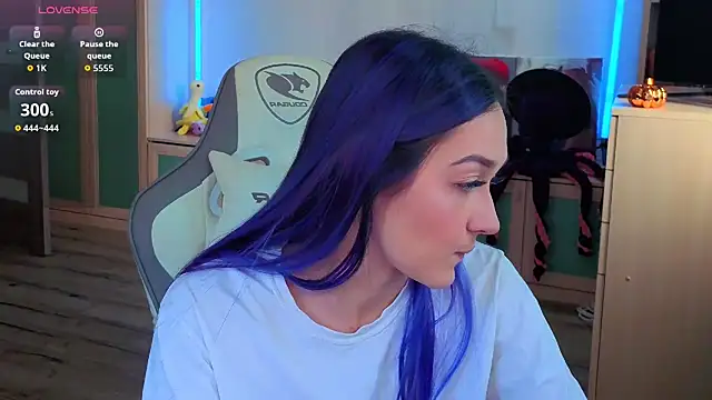 Im suka online show from 10-31-25, 04:46