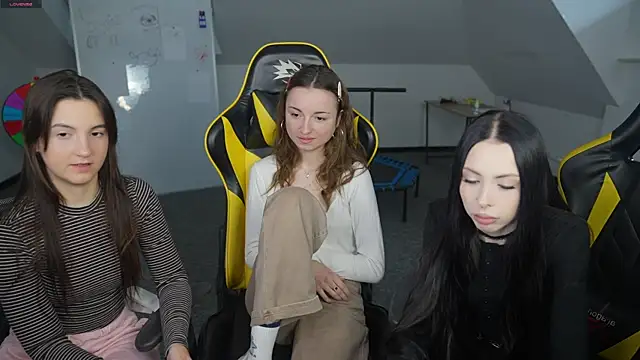 VivianSweet  online show from 04-07-26, 10:26