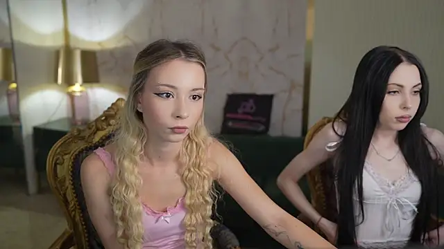 VivianSweet  online show from 04-22-26, 10:28