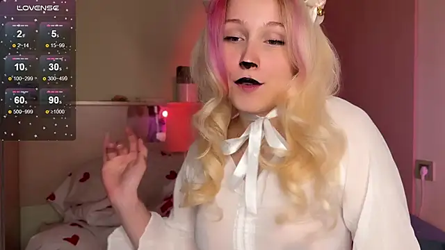  Annabel Myr  online show from 10-31-25, 04:08