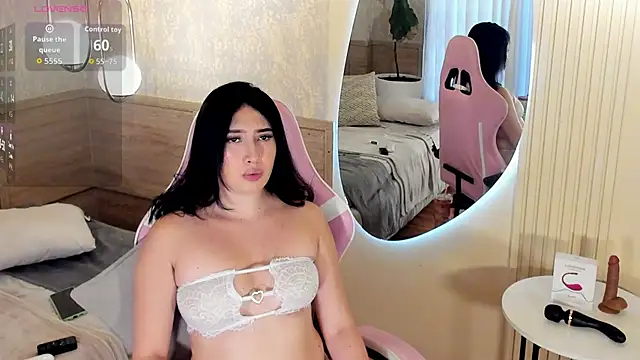 Skyyle  online show from 10-07-25, 01:30