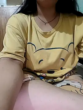 Snapshot of roshni_agrawal0 chatting on 09-09-25, 08:25 roshni agrawal0 online show from 09-09-25, 08:25