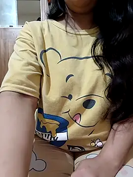 Snapshot of roshni_agrawal0 chatting on 09-12-25, 04:40 roshni agrawal0 online show from 09-12-25, 04:40