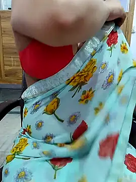 Snapshot of roshni_agrawal0 chatting on 10-11-25, 05:39 roshni agrawal0 online show from 10-11-25, 05:39