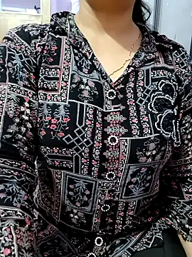 Snapshot of roshni_agrawal0 chatting on 10-28-25, 01:58 roshni agrawal0 online show from 10-28-25, 01:58