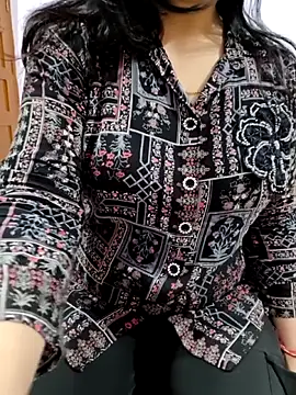 Snapshot of roshni_agrawal0 chatting on 11-14-25, 05:50 roshni agrawal0 online show from 11-14-25, 05:50