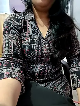 Snapshot of roshni_agrawal0 chatting on 11-26-25, 11:55 roshni agrawal0 online show from 11-26-25, 11:55