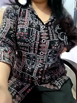 Snapshot of roshni_agrawal0 chatting on 11-27-25, 03:19 roshni agrawal0 online show from 11-27-25, 03:19