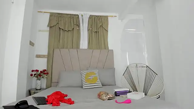 Snapshot of Lady_miss___ chatting on 09-30-25, 12:54 Lady miss online show from 09-30-25, 12:54