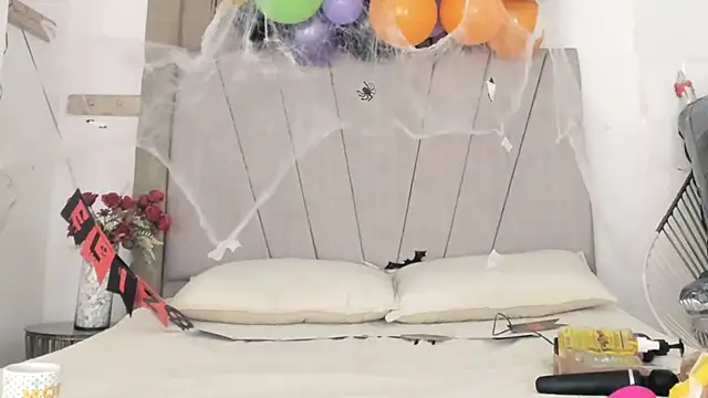 Snapshot of Lady_miss___ chatting on 10-14-25, 01:34 Lady miss online show from 10-14-25, 01:34