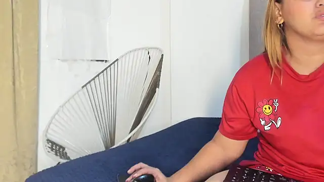 Snapshot of Lady_miss___ chatting on 11-24-25, 11:54 Lady miss online show from 11-24-25, 11:54