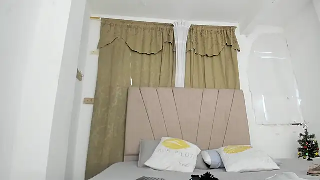 Snapshot of Lady_miss___ chatting on 12-03-25, 12:25 Lady miss online show from 12-03-25, 12:25