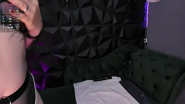 Astridhotman online show from 09-10-25, 12:16