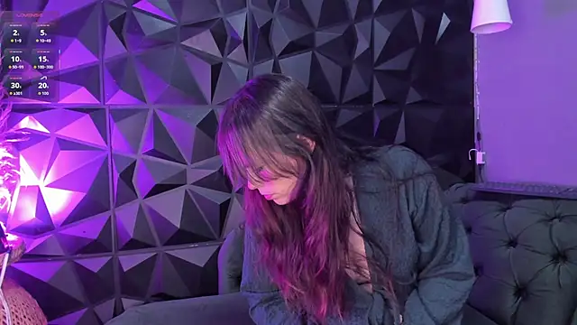 Astridhotman online show from 09-11-25, 07:58