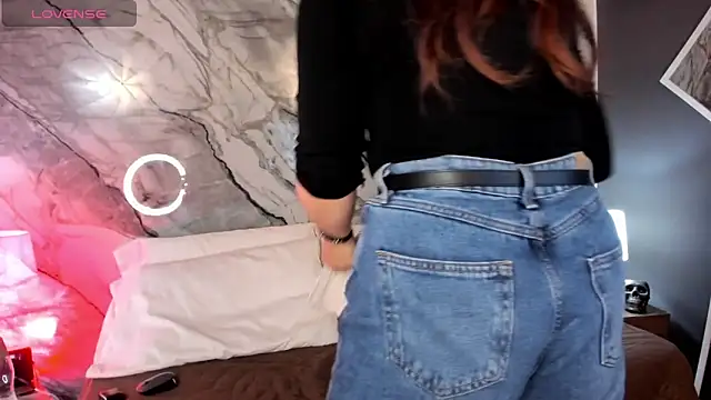 Astridhotman online show from 10-10-25, 07:35