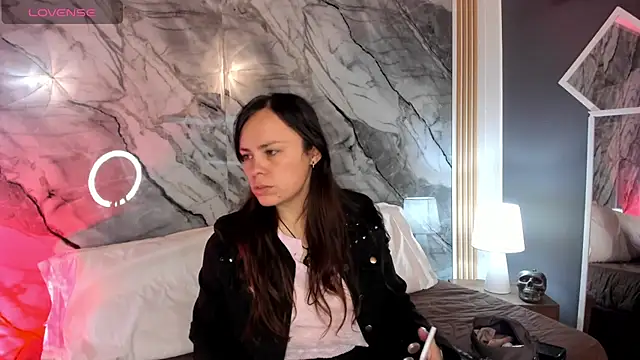 Astridhotman online show from 10-17-25, 08:00