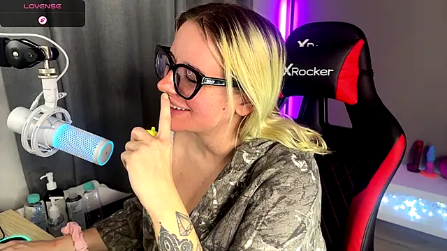 Charlies world online show from 10-06-25, 07:11