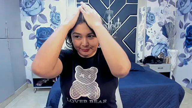 Snapshot of LatinaHoleQueen chatting on 10-03-25, 03:53 LatinaHoleQueen online show from 10-03-25, 03:53