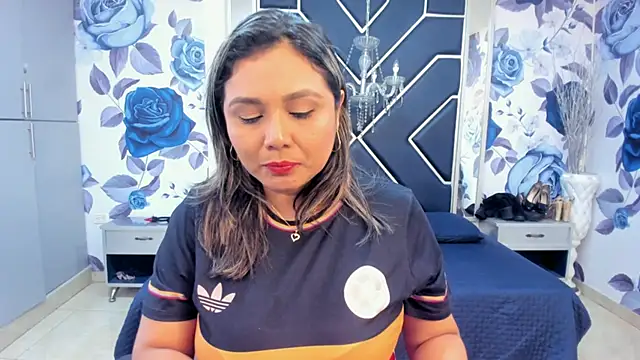 Snapshot of LatinaHoleQueen chatting on 10-14-25, 02:51 LatinaHoleQueen online show from 10-14-25, 02:51