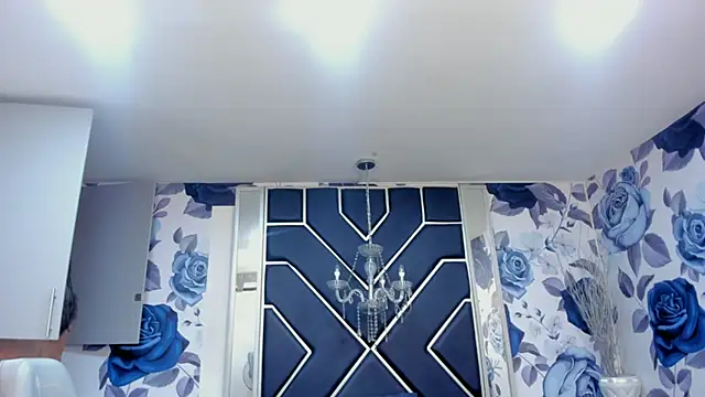 Snapshot of LatinaHoleQueen chatting on 11-13-25, 03:22 LatinaHoleQueen online show from 11-13-25, 03:22