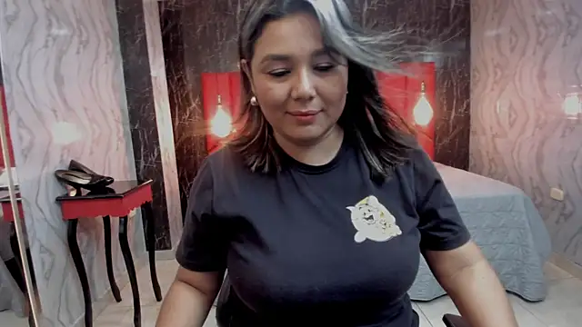 LatinaHoleQueen online show from 07-27-26, 03:41