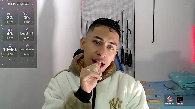 Snapshot of dylan_apol0 chatting on 09-20-25, 03:18 dylan apol0 online show from 09-20-25, 03:18