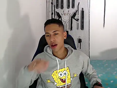 Snapshot of dylan_apol0 chatting on 09-25-25, 05:00 dylan apol0 online show from 09-25-25, 05:00