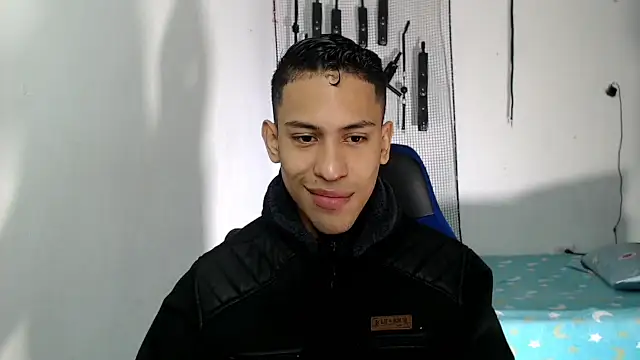 Snapshot of dylan_apol0 chatting on 09-27-25, 04:39 dylan apol0 online show from 09-27-25, 04:39