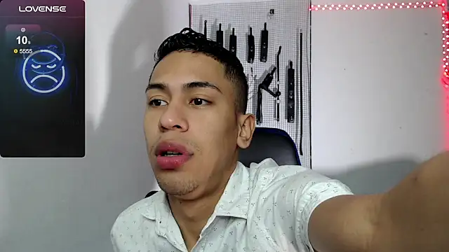 Snapshot of dylan_apol0 chatting on 09-28-25, 03:01 dylan apol0 online show from 09-28-25, 03:01