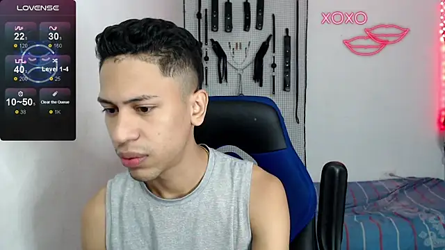 Snapshot of dylan_apol0 chatting on 10-22-25, 11:43 dylan apol0 online show from 10-22-25, 11:43