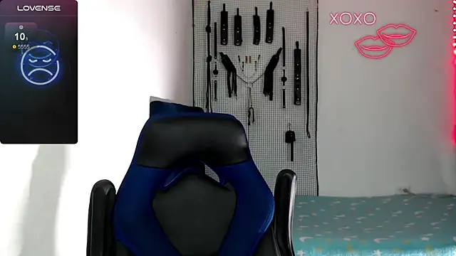 Snapshot of dylan_apol0 chatting on 10-23-25, 04:01 dylan apol0 online show from 10-23-25, 04:01