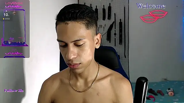 Snapshot of dylan_apol0 chatting on 10-25-25, 05:59 dylan apol0 online show from 10-25-25, 05:59