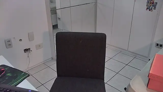 Snapshot of raposinharabuda chatting on 11-18-25, 02:06 raposinharabuda online show from 11-18-25, 02:06