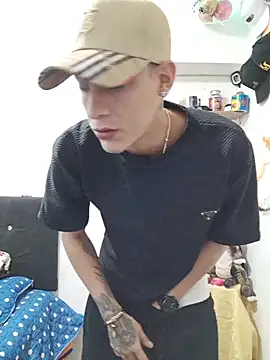 Snapshot of Ethanho0t chatting on 10-31-25, 06:47 Ethanho0t online show from 10-31-25, 06:47