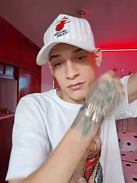 Snapshot of Ethanho0t chatting on 11-17-25, 06:41 Ethanho0t online show from 11-17-25, 06:41