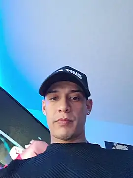 Snapshot of Ethanho0t chatting on 11-24-25, 01:44 Ethanho0t online show from 11-24-25, 01:44