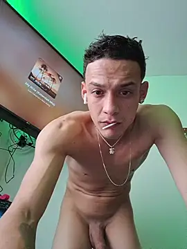 Snapshot of Ethanho0t chatting on 11-29-25, 04:10 Ethanho0t online show from 11-29-25, 04:10