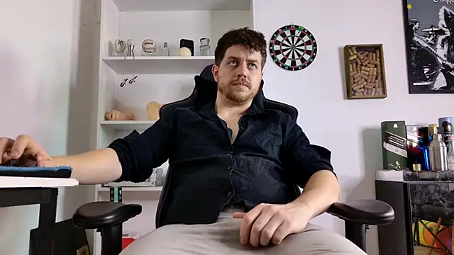 aaron nvk online show from 02-11-26, 09:31