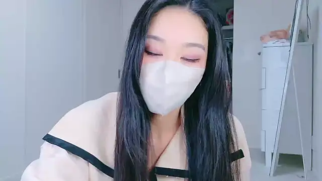 Snapshot of ramuchan_desu chatting on 10-21-25, 01:34 ramuchan desu online show from 10-21-25, 01:34