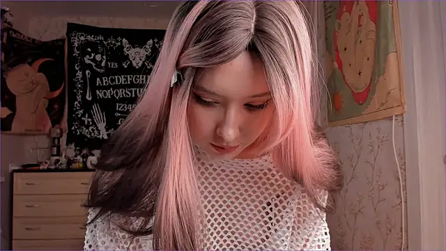 Snapshot of CutiePatoootie chatting on 12-14-25, 07:18 CutiePatoootie online show from 12-14-25, 07:18